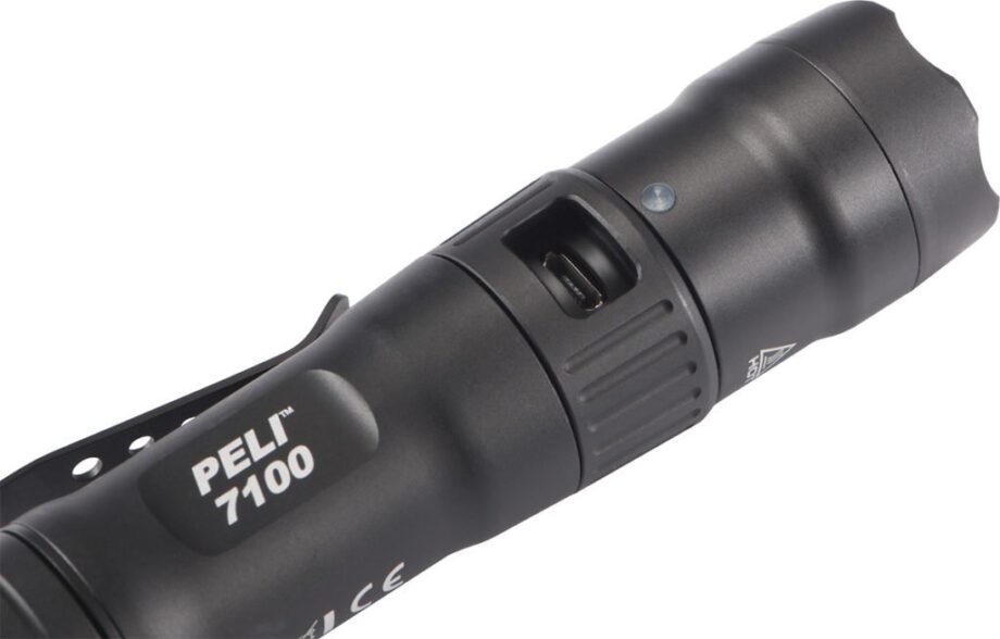peli-7100-rechargeable-usb-led-torch-1024x655