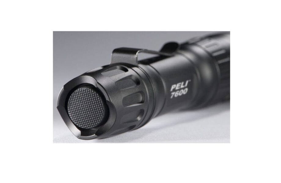 peli-7600-super-bright-led-torch-tactical-1024x648